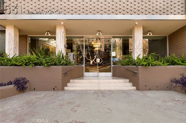 531 N Rossmore Avenue 202, Los Angeles, CA 90004