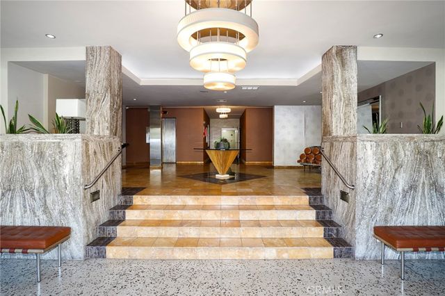 531 N Rossmore Avenue 202, Los Angeles, CA 90004