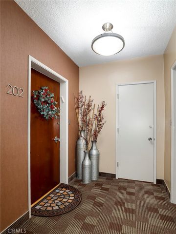 531 N Rossmore Avenue 202, Los Angeles, CA 90004