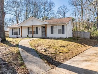 1252 Lakeview NW Drive, Conyers, GA 30012
