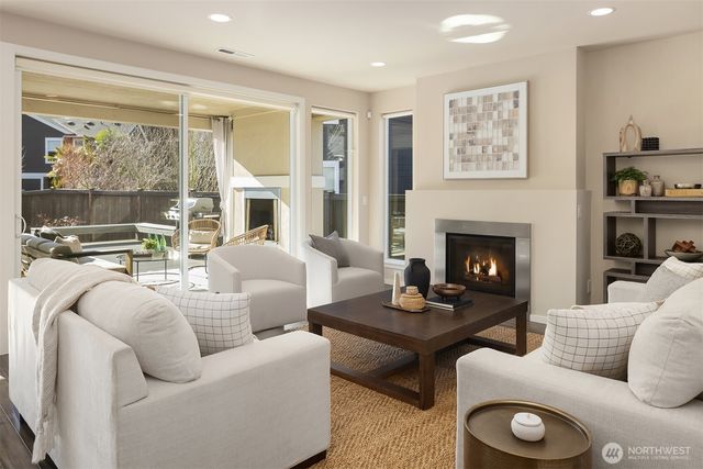 3829 NE 24th Court, Renton, WA 98056