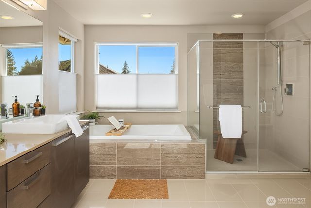 3829 NE 24th Court, Renton, WA 98056