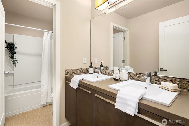 3829 NE 24th Court, Renton, WA 98056