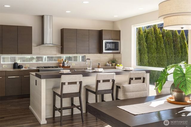 3829 NE 24th Court, Renton, WA 98056