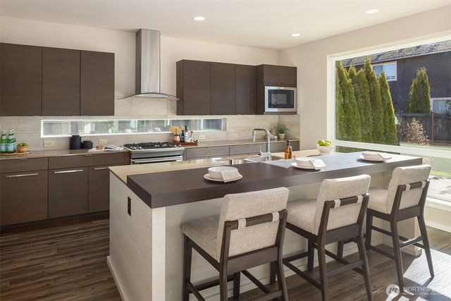 3829 NE 24th Court, Renton, WA 98056