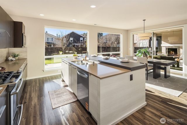 3829 NE 24th Court, Renton, WA 98056