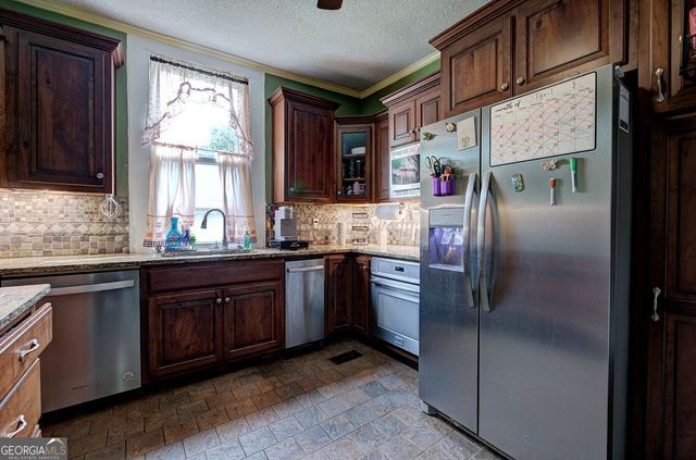 36 Shaw Street, Kingston, GA 30145