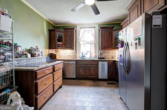 36 Shaw Street, Kingston, GA 30145