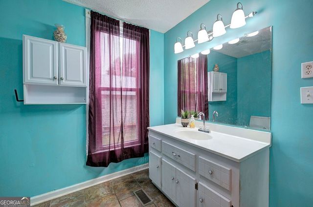 36 Shaw Street, Kingston, GA 30145