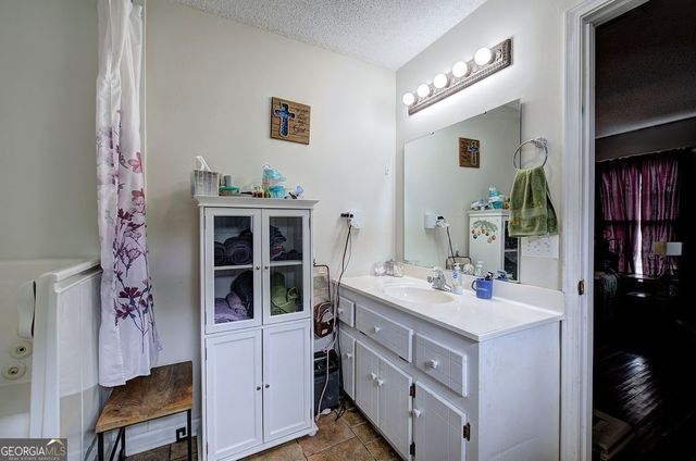 36 Shaw Street, Kingston, GA 30145