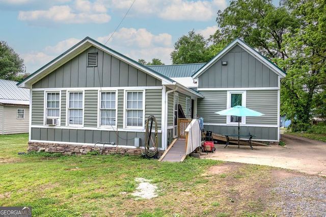 36 Shaw Street, Kingston, GA 30145