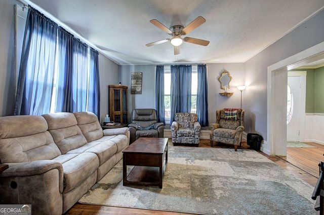 36 Shaw Street, Kingston, GA 30145