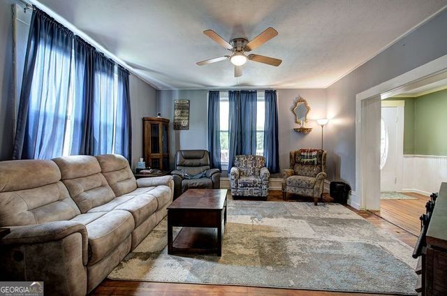 36 Shaw Street, Kingston, GA 30145