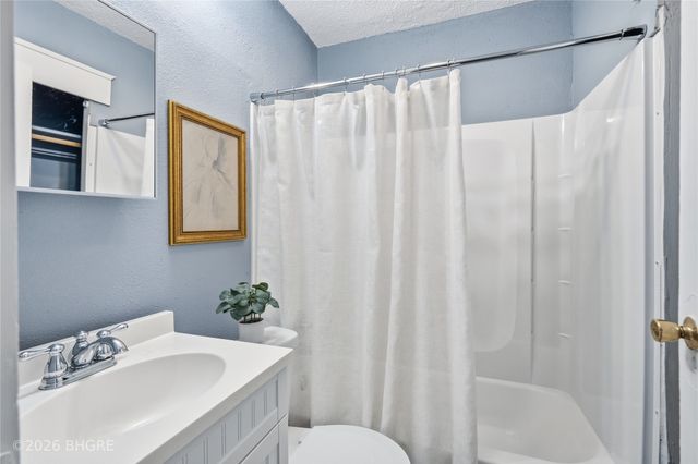 2331 E 11th Street, Des Moines, IA 50316