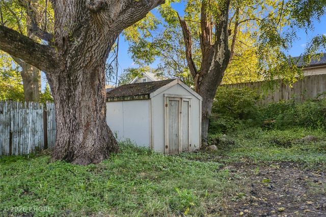 2331 E 11th Street, Des Moines, IA 50316