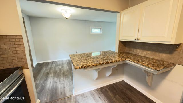 11 Maple Street, Jackson, NJ 08527