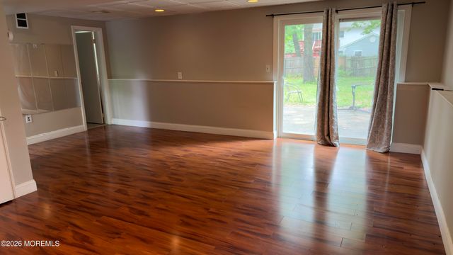 11 Maple Street, Jackson, NJ 08527