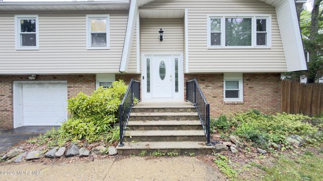 11 Maple Street, Jackson, NJ 08527