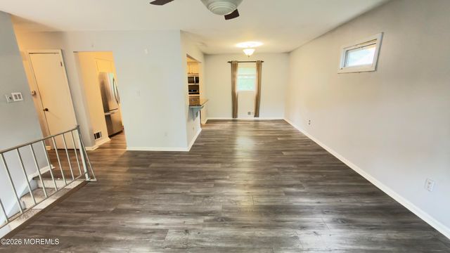 11 Maple Street, Jackson, NJ 08527