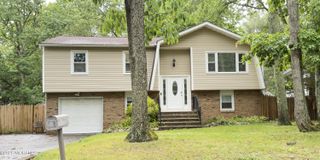 11 Maple Street, Jackson, NJ 08527