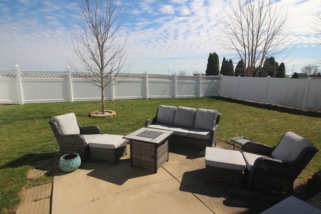 728 Kristin Drive, Normal, IL 61761