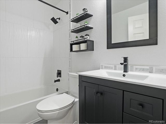 2099 Mountain Iris Dr, Erie, CO 80516