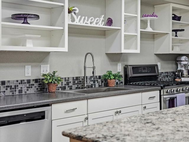 2099 Mountain Iris Dr, Erie, CO 80516