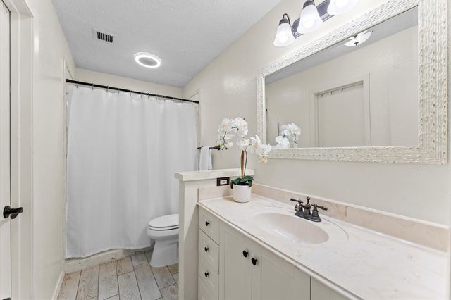 17815 Heritage Colony Court, Webster, TX 77598