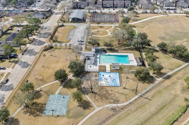 17815 Heritage Colony Court, Webster, TX 77598