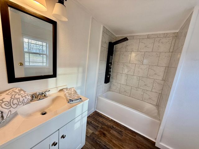 25271 S 606 Lane, Grove, OK 74344