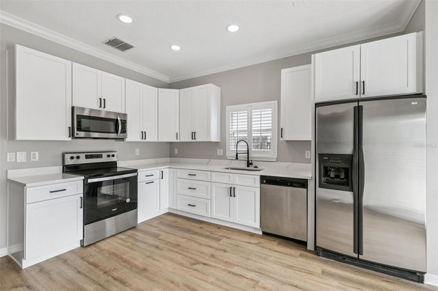 10513 LEADER LANE, Orlando, FL 32825