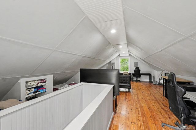 612 S East Street, Fenton, MI 48430