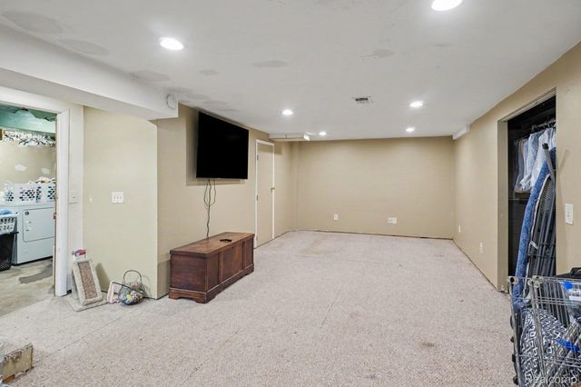 612 S East Street, Fenton, MI 48430