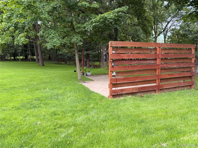 612 S East Street, Fenton, MI 48430