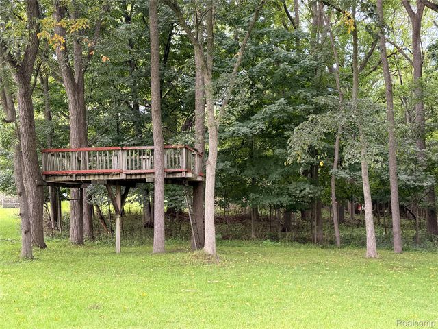 612 S East Street, Fenton, MI 48430