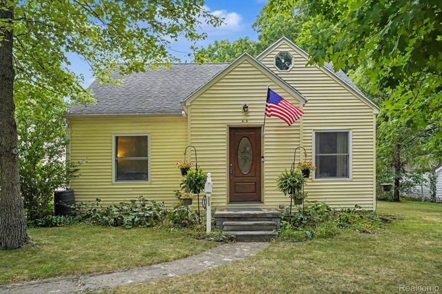 612 S East Street, Fenton, MI 48430