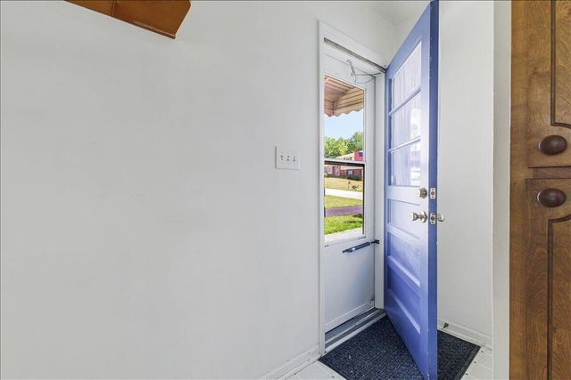 2908 Neil DR, Roanoke, VA 24019