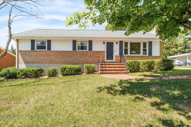 2908 Neil DR, Roanoke, VA 24019