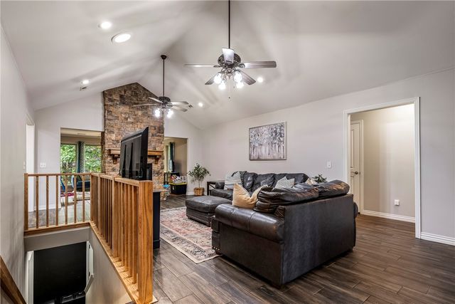 91 Granshire Drive, Bella Vista, AR 72714