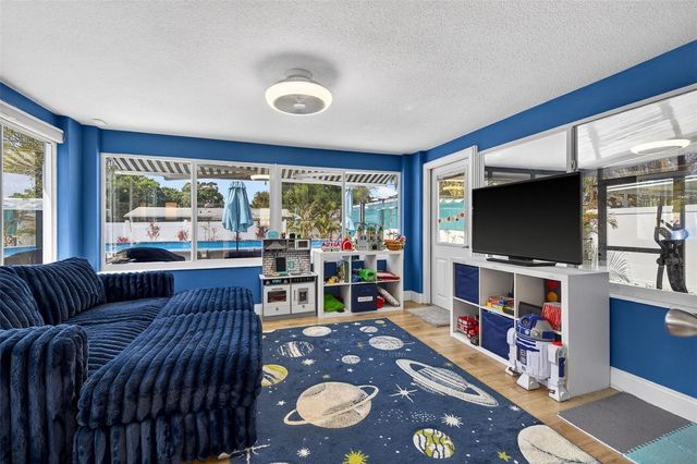 2530 51ST STREET N, St Petersburg, FL 33710