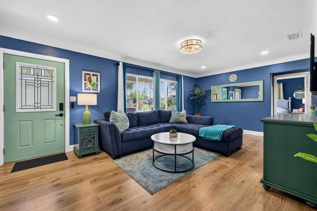 2530 51ST STREET N, St Petersburg, FL 33710