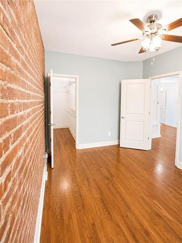 200 E 43rd Street 103, Kansas City, MO 64111