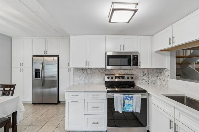 2424 W TAMPA BAY BOULEVARD I204, Tampa, FL 33607