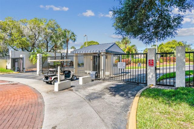 2424 W TAMPA BAY BOULEVARD I204, Tampa, FL 33607