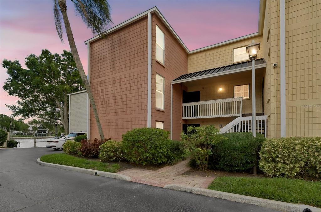 2424 W TAMPA BAY BOULEVARD I204, Tampa, FL 33607