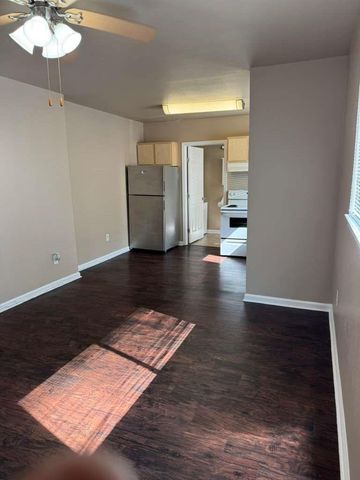 1225 W 25th Street 9, Houston, TX 77008