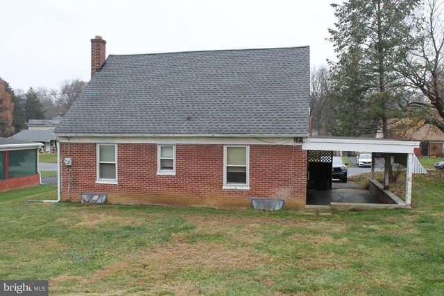 1307 MEADOWCREEK LN, Lancaster, PA 17603