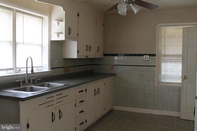 1307 MEADOWCREEK LN, Lancaster, PA 17603