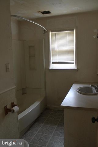 1307 MEADOWCREEK LN, Lancaster, PA 17603