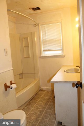 1307 MEADOWCREEK LN, Lancaster, PA 17603